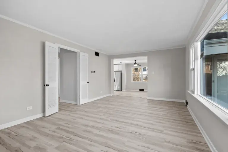 selling-your-house-shouldnt-be-difficult-before-ray-buys-houses Selling Your House - After - Sell Your House Fast in Bolingbrook, IL - Ray Buys Houses